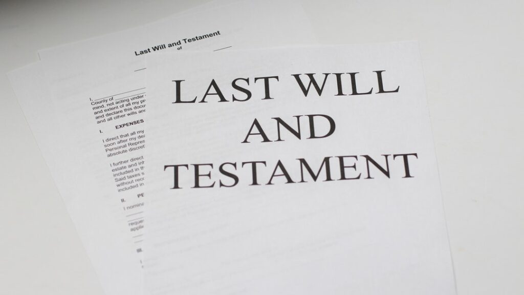 What is the difference between a will and a trust 